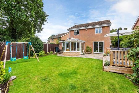 Claydon Road, Woking, Surrey, GU21 - Photo 5