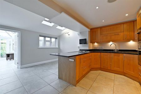3 bedroom terraced house to rent - Photo 4