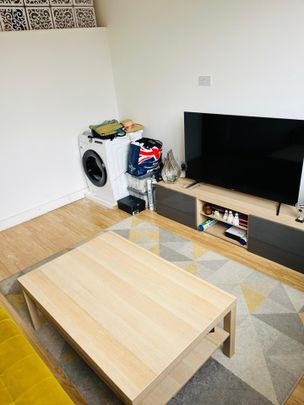 2 Bed Flat, Biscot Road, LU3 - Photo 1