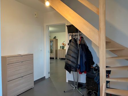 Halfopen woning met 3 slaapkamers, tuin en garage + oprit. - Photo 5