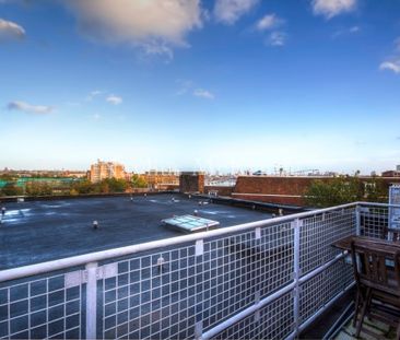 One double bedroom unfurnished top floor flat with a roof terrace - Photo 5
