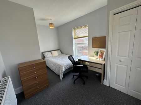 3 bedroom terraced house to rent - Photo 5