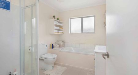 Stylish 4BR Family Haven - Grenada Village - Photo 4