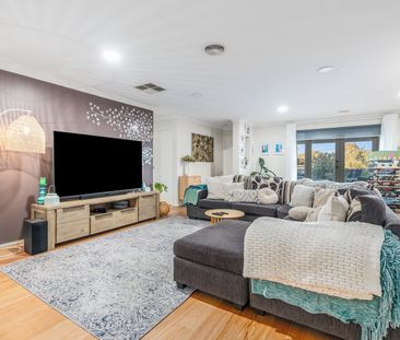 Spacious Family Home with Outdoor Entertaining - Photo 5
