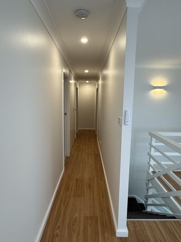 Spacious Home with a Large Backyard - Photo 5
