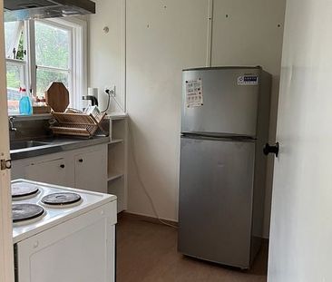 Cozy 2 bedroom flat with a view in Wilton - Photo 5