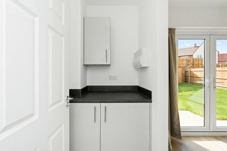 3 bedroom end of terrace house to rent - Photo 4