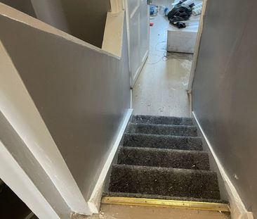 Two/Three bedroom first floor flat close to Ilford station-£1800 pcm - Photo 4