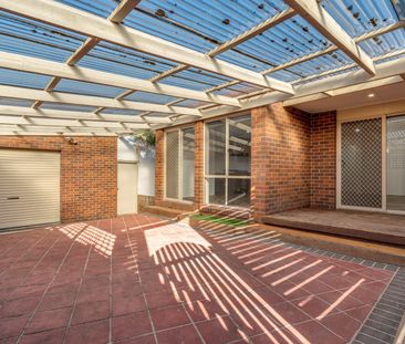 Stunning Family Home in Craigieburn.. - Photo 3