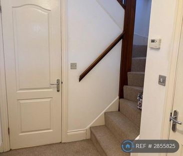 2 bedroom semi-detached house to rent - Photo 2