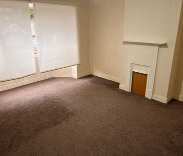 4 bedroom semi-detached house to rent - Photo 2