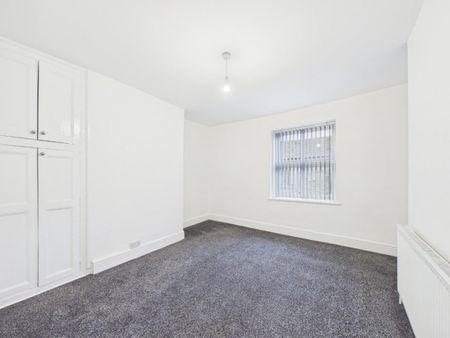 2 bedroom House To Let - Photo 2