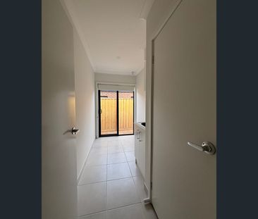 7 Apprentices Road, Sunbury, Vic 3429 - Photo 1