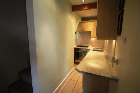 2 bed cottage to rent in West Street, Halifax - Photo 4