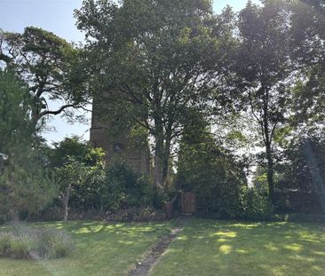 4 bedroom detached house to rent - Photo 2