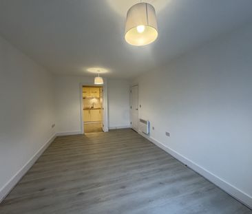 Coxhill Way, Aylesbury - Photo 3