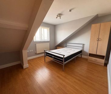 3 bedroom flat to rent - Photo 5