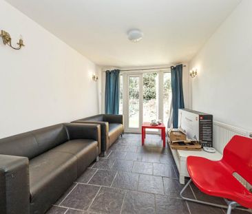 1 bedroom in a house share to rent - Photo 4