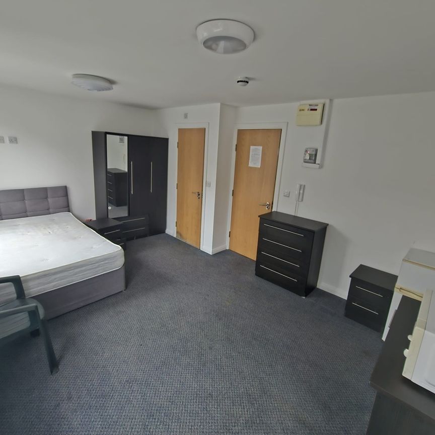 Studio Flat, Fountain Place, SW9 - Photo 1