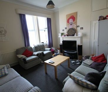 4 Bed - Spacious 4 Bedroom Flat By The Botanical Gardens - Photo 3