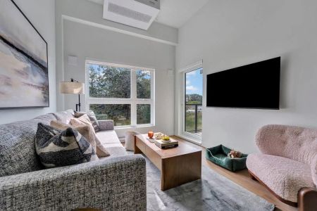 The District - 1110, 1112 & 1114 McCallum Road — 1 Bedroom - Photo 2