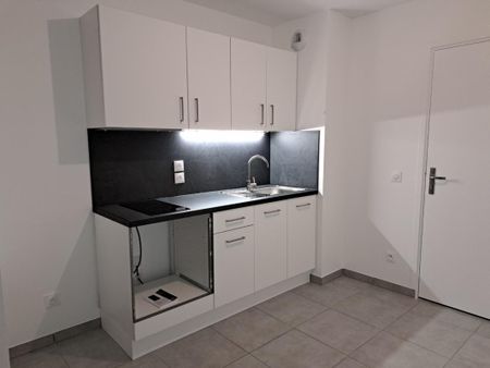 Location Appartement 1 pièce 32m² THONON LES BAINS 74200 - Photo 3