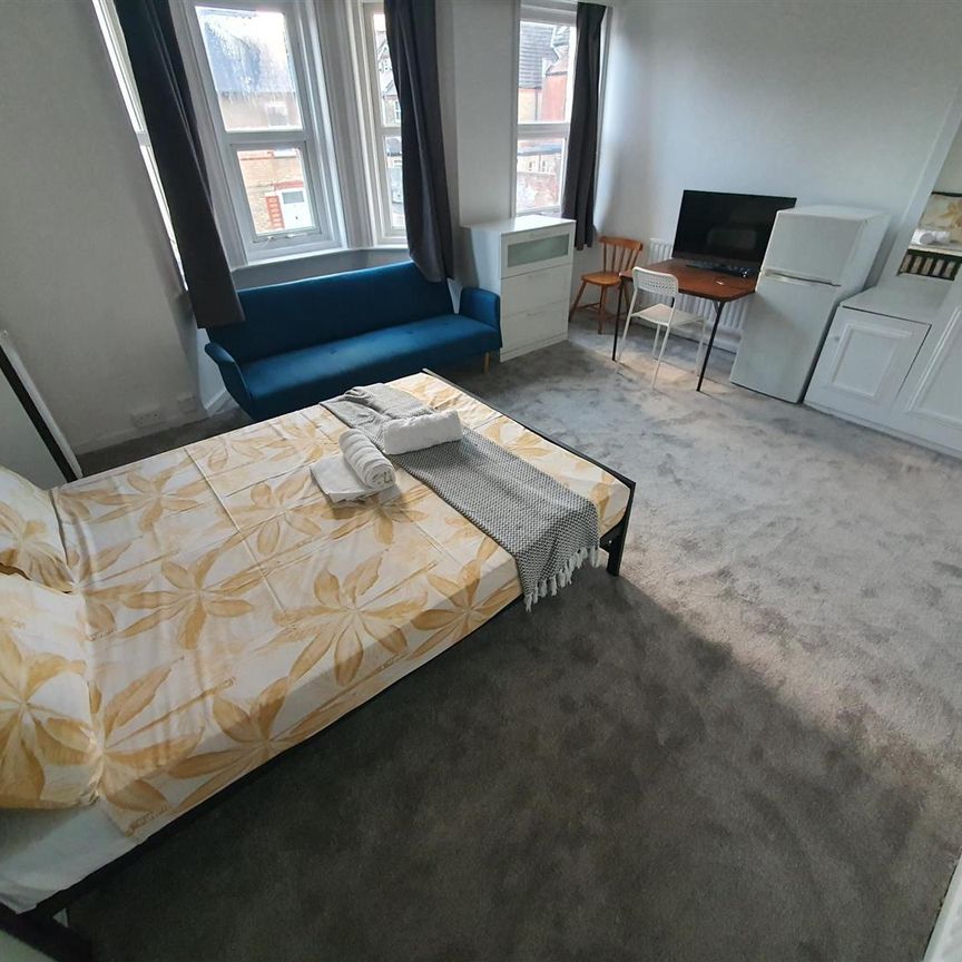 Long View, Bournemouth, BH1 - Photo 1