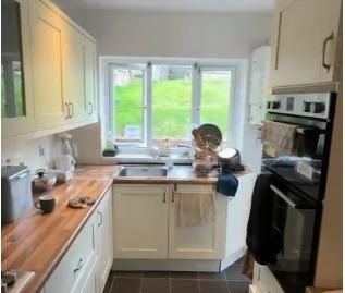 1 bedroom in a house share to rent - Photo 3