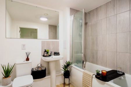 One Bed (Type C) - Photo 4