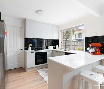 Stylish 3-Bedroom Townhouse in Secure Gated Calamvale Complex - Photo 5