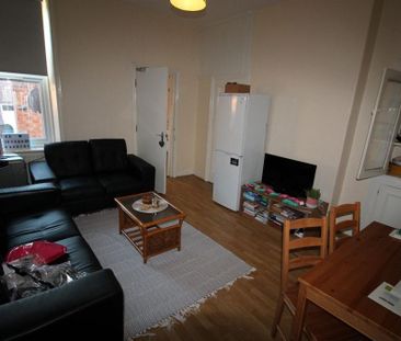 5 bedroom flat to rent - Photo 2