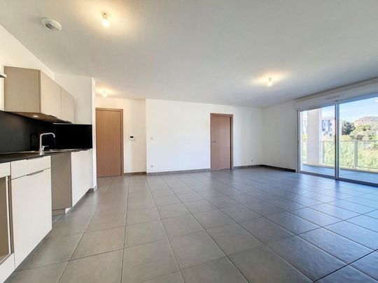 Location Appartement 3 pièces 67m² AJACCIO 20090 - Photo 1