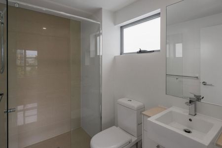 Stylish Inner-North Apartment with A/C, Balcony & Secure Parking - Photo 3