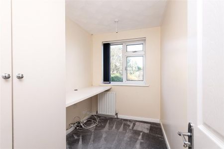 3 bedroom end of terrace house to rent - Photo 3