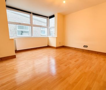 2 Bedroom Flat To Let - HP13 - Photo 4