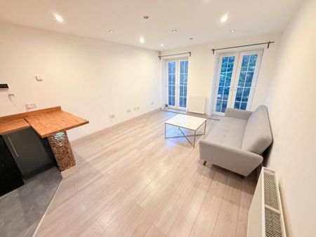 1 bedroom flat to rent - Photo 2