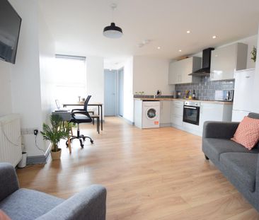 2 bedroom ground floor flat to rent - Photo 3