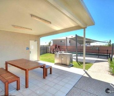 Great location townhouse in Calamvale - Photo 2