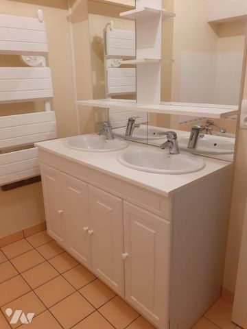 Quartier des Urbanistes, Maison type appartement, en duplex, comprenant : RDC : spacieuse pièce... - Photo 4