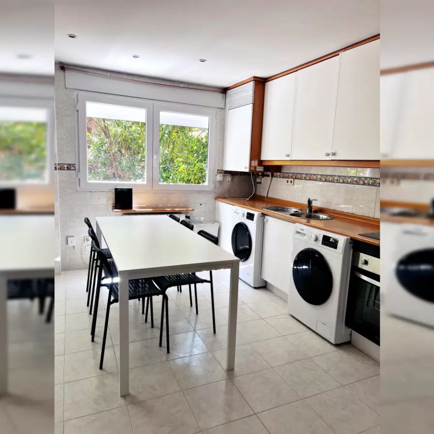 Room in a shared 11-bedroom apartment for rent in Piovera, all bills included - Photo 1