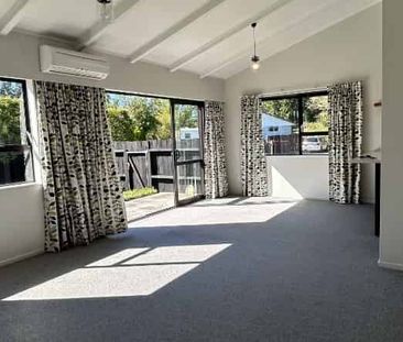 Easy-Care 3-Bedroom Home with Heat Pump and Courtyard - Photo 4