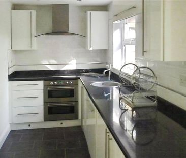 Alexandra Road, Addlestone, Surrey, KT15 2PQ - Photo 5