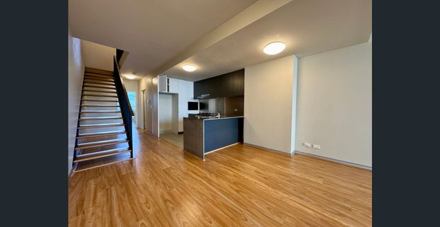 Spacious and convenient lifestyle - Photo 1