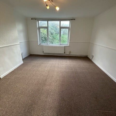 Aylesbury Crescent - Photo 1