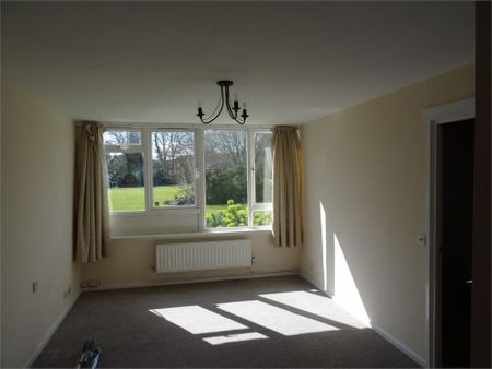 1 bedroom ground floor flat to rent - Photo 2