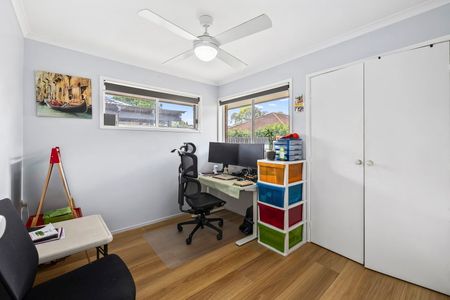 BEAUTIFUL HOUSE TO IMPRESS! - Photo 5