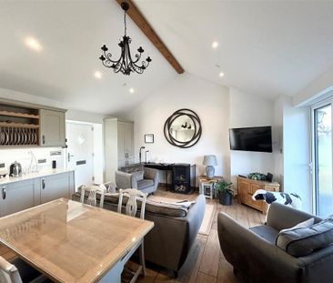 2 bedroom barn conversion to rent - Photo 1