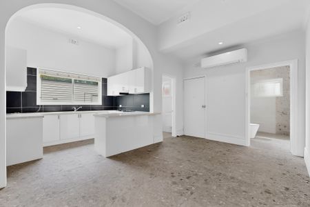 35 Finlay Street, Albert Park VIC 3206 - House For Rent | Domain - Photo 4