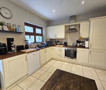 11 Millhouse Close, Antrim, BT41 2WD - Photo 5