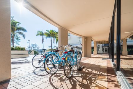 Exquisite Teneriffe River Front Apartment â Your Dream Home Awaits! - Photo 2